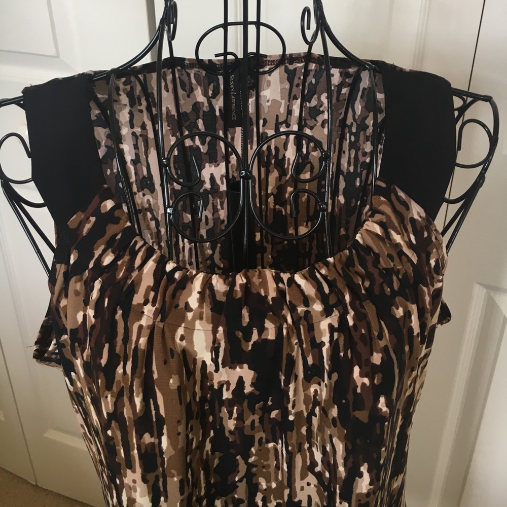 SUSAN LAWRENCE multi color sleeveless top